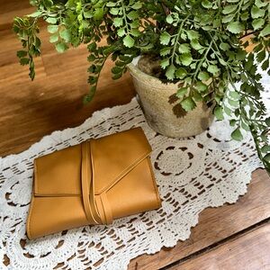 Glass Ladder and Company Organizer.